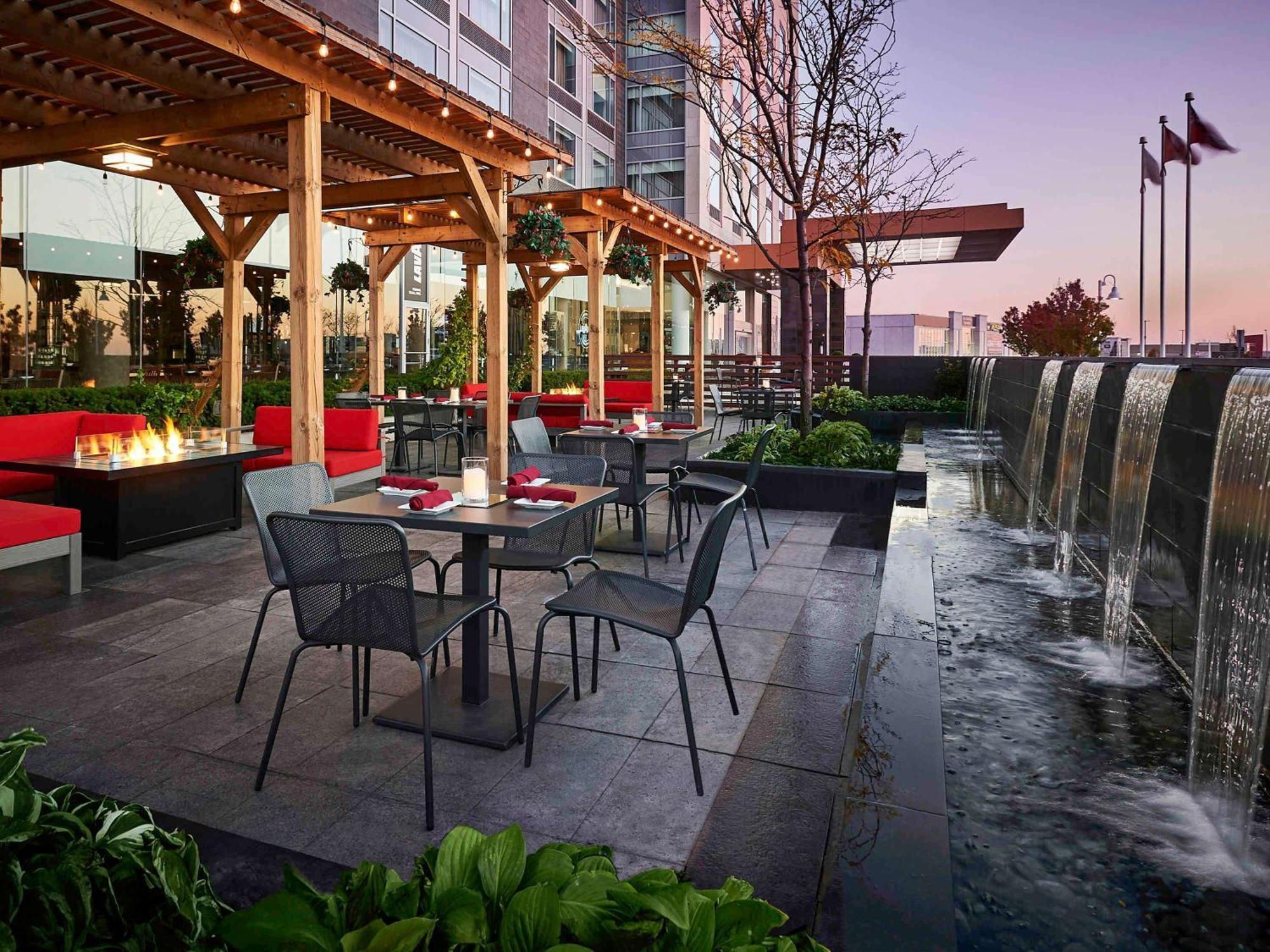 Novotel Toronto Vaughan Centre Exterior photo